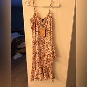 NWT midi dress.  Veromoda size S. Floral